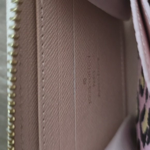 Louis Vuitton Wallet design for credit card - Picture 3 of 7